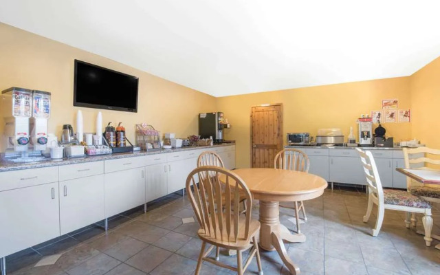 Super 8 Ely Minnesota