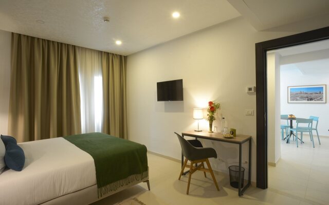 Maia Hotel Suites