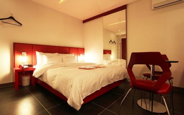 IMT 1 Hotel Wolgot