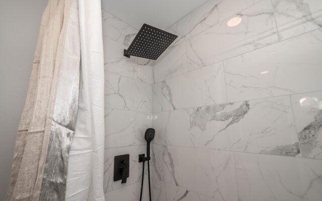 The Luxe Spot 2