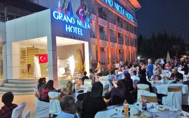 Grand Nicea Hotel