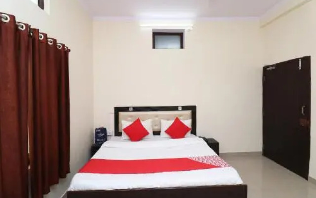OYO 24823 Amrit Guest House