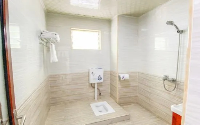 Lingshui Xinshengyuan Travel Agency – Bathroom – Lingshui