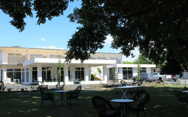 The Oriana Orange - Retro Hotel & Resort