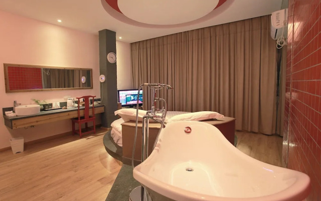 Wuyishan Old Street Riverside Hotel