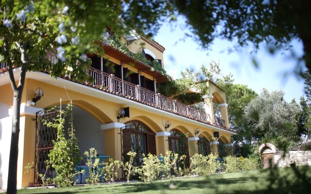 Alacati Romantik Villa Taraca Hotel
