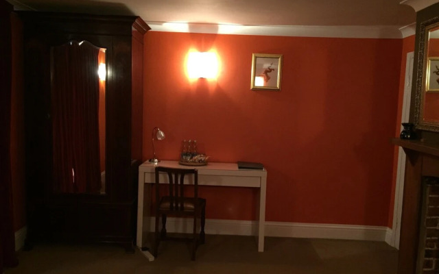 Circles B&B