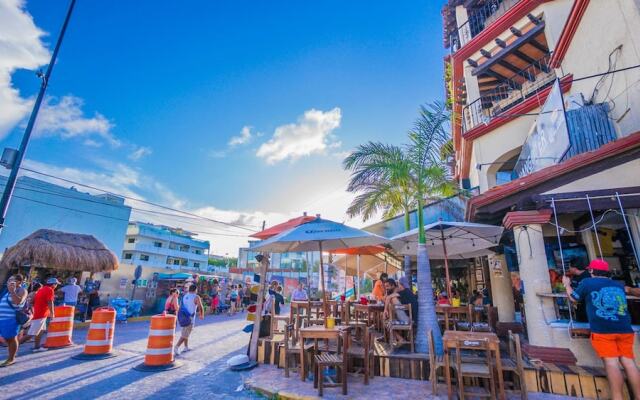 Magic, 1 block from Mamitas Beach by Tripintravel