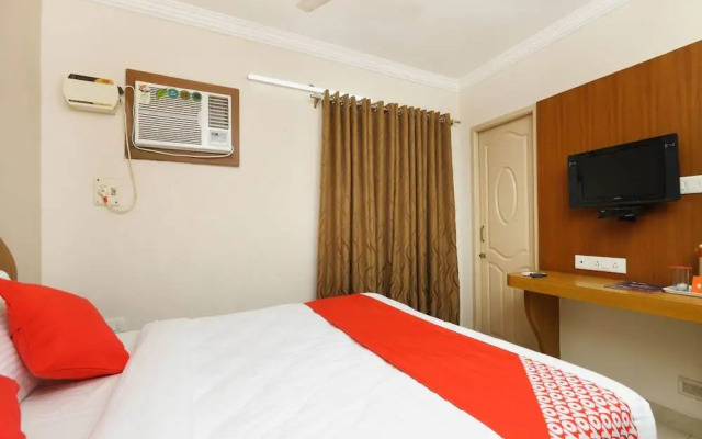 The City Manor by OYO Rooms