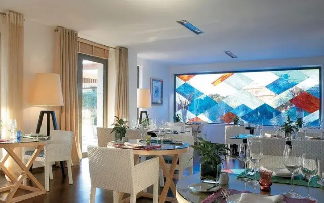 Vouliagmeni Suites 