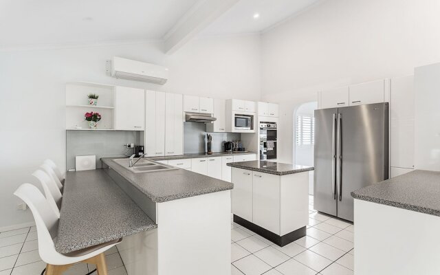 Randall Drive, 64