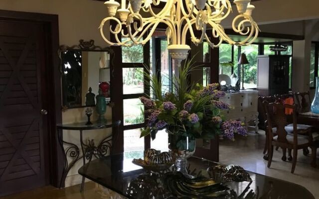 Villa Habibi Romana