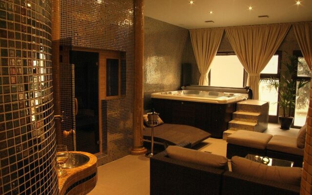 Boutique Hotel Empress