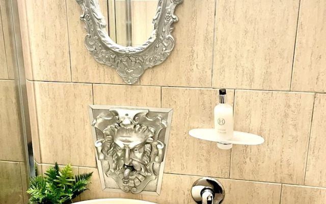 Baroq Central City Apartment