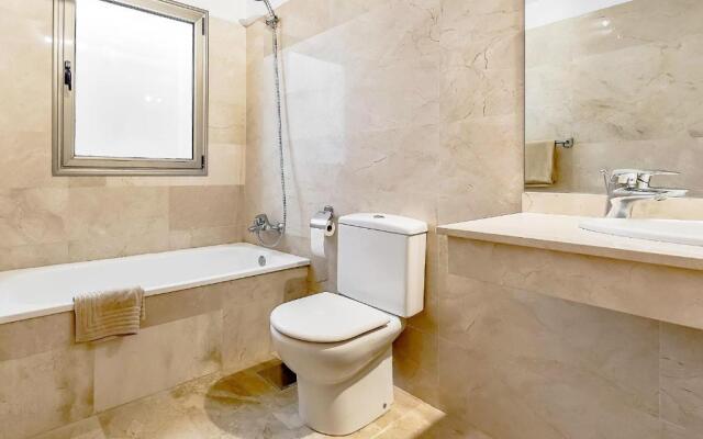 Townhouse 2 bedrooms on the first line
