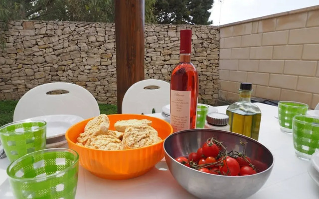 Garden Villa 2 Bedrooms by the sea 7 Sleeps