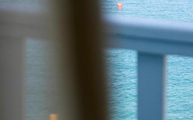 Paradissos Hotel
