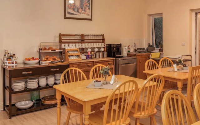 Ricky Road Guest House - Budget