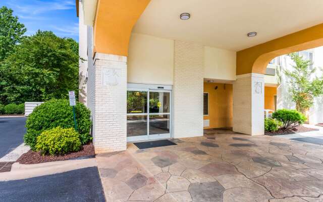 Quality Inn Huntersville near Lake Norman