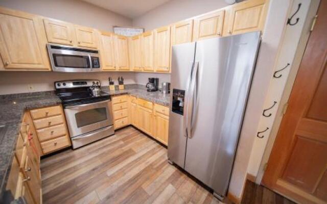 Gateway Mountain Lodge by Bighorn Rentals