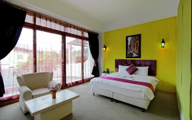 Rainbowtown Hotel