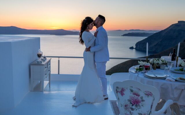 Athina Luxury Suites