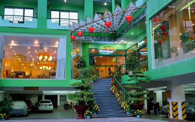 Green Hotel