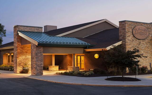 DoubleTree by Hilton Collinsville - St. Louis