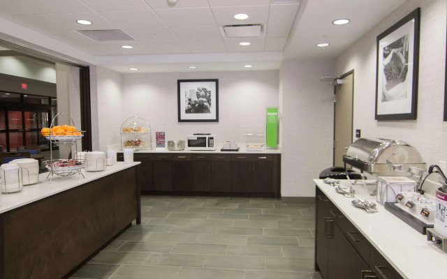 Hampton Inn & Suites Tulsa Downtown