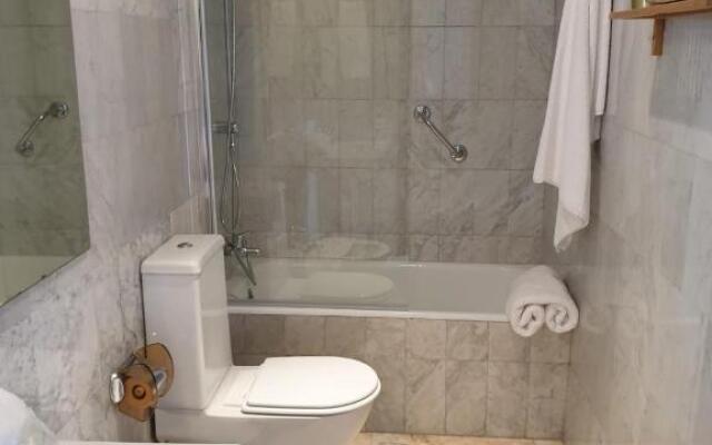 Casa Puerta de Santa Cruz