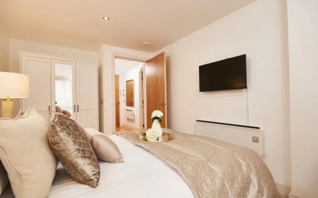 Deluxe City Centre Apt Balcony View & Free Parking