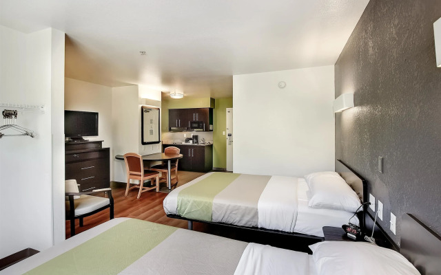 Studio 6 East Brunswick, NJ - NYC Area