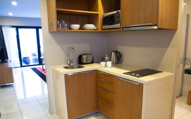 Ela Beach Hotel & Apartments