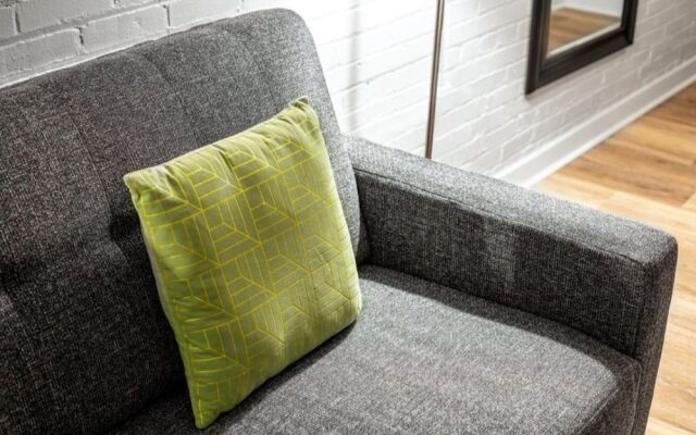 Modern Apartment | Close To Everything | CozySuites