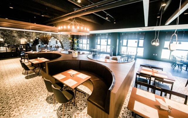 Grandhillstone Hotel