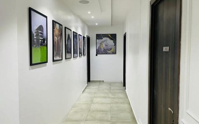 The Azaria Hotel & Apartment