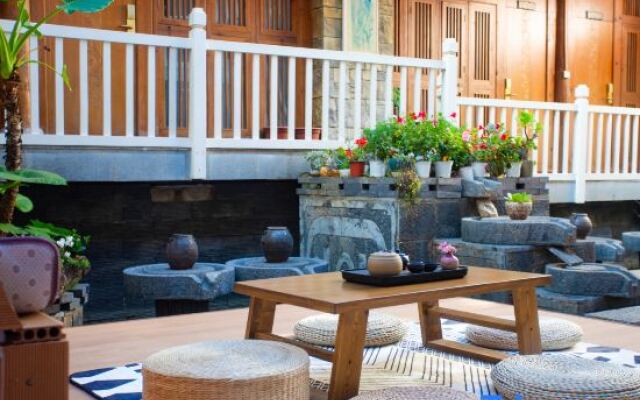 Qinshi Mingyue Xiangting Inn