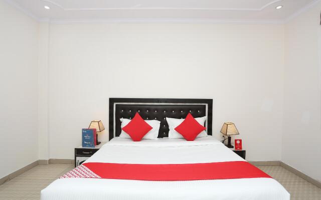 OYO 30107 Hotel Black Stone