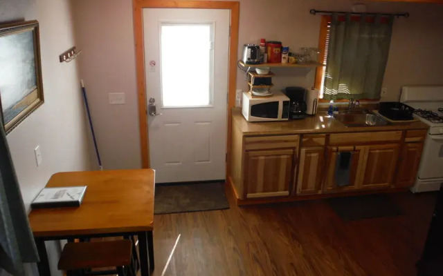 Talkeetna Love-Lee Cabins