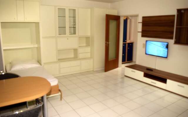 AB Apartment 79