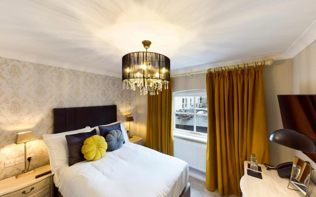 Lion & Swan Hotel