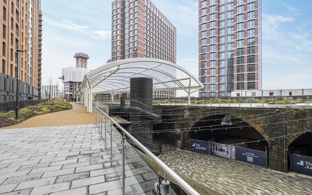 Designer Waterside Flat