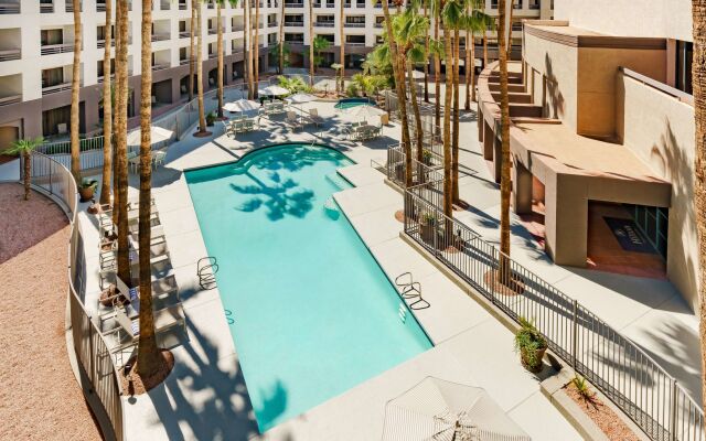 Hilton Phoenix Airport