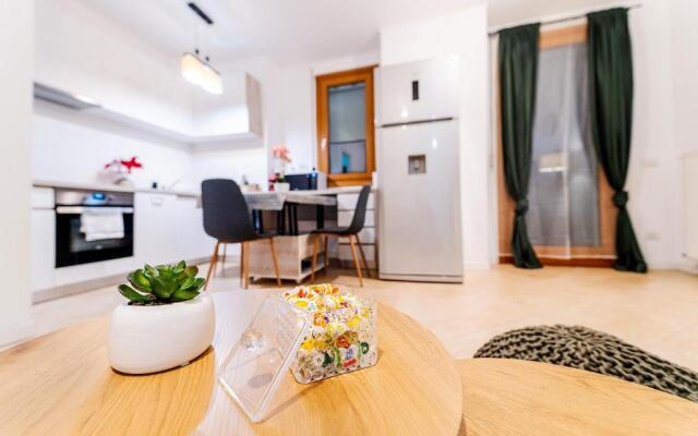 Central 700 square Fructus plaza - Eva apartment