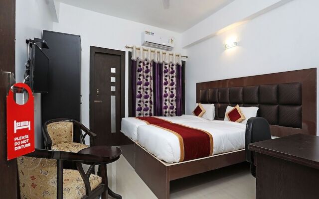 OYO 9675 Hotel Galaxy