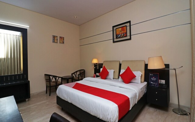 OYO 13236 Hotel W Castle