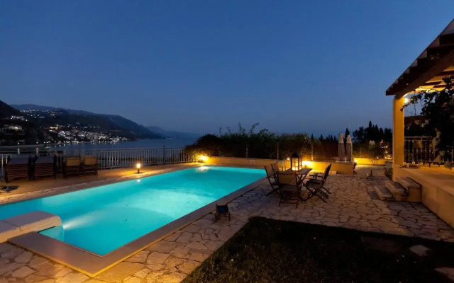 Parathalasso Villas