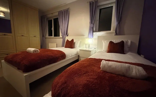 Coventry - 3 Beds - Pet Friendly - Free Parking