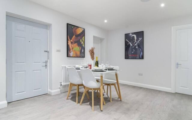 Livestay - 2 Bed Hollywood Movie Themed Apt