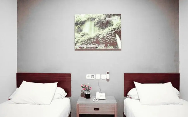 Audah Syariah Residence Mitra RedDoorz